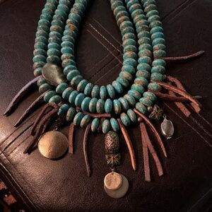 TOVA western style turquoise color charm necklace